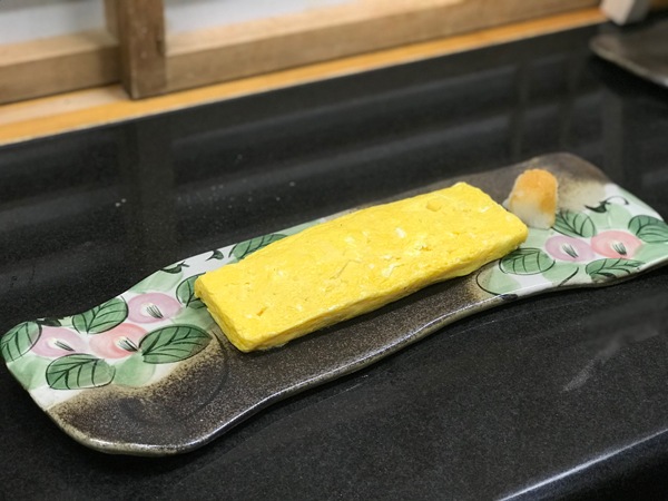 【益子焼】たたら作りのフラットなロングプレート お寿司に最適 優しい風合いと色使いのつばきシリーズ 【単品1枚】