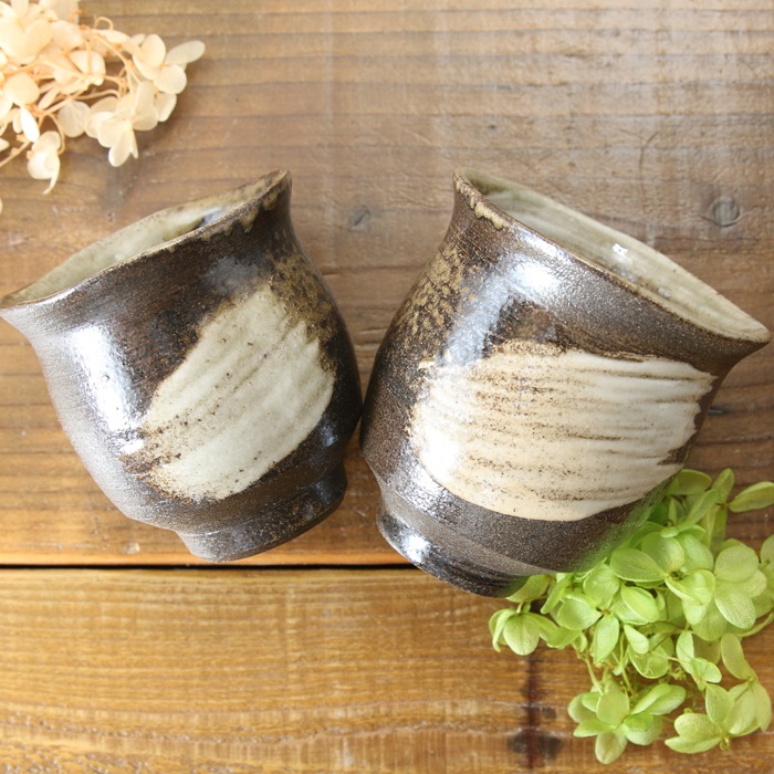 【益子焼】素朴な刷毛目の夫婦湯呑み