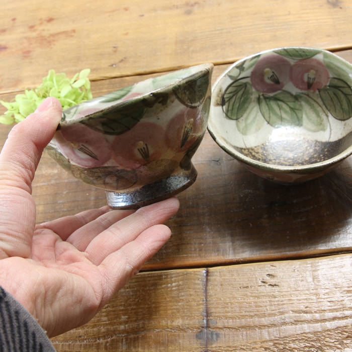【益子焼】　優しい風合いのつばき 夫婦茶碗　ご飯茶碗　炭化焼シリーズ