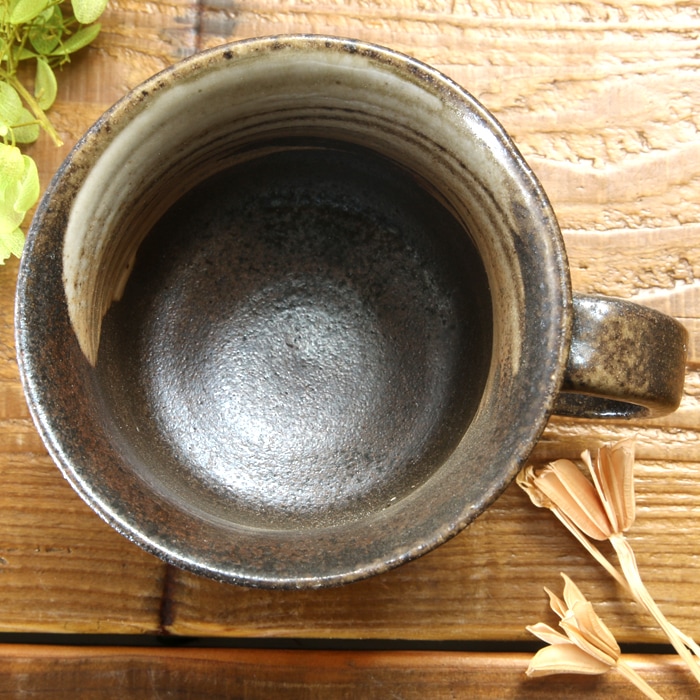 【益子焼】大きいサイズでたっぷり入る　渋め刷毛目のマグカップ【単品１個】