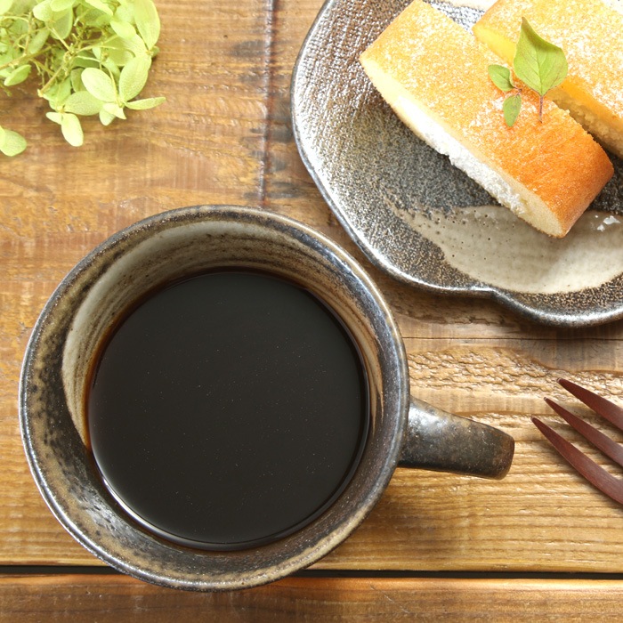 【益子焼】大きいサイズでたっぷり入る　渋め刷毛目のマグカップ【単品１個】