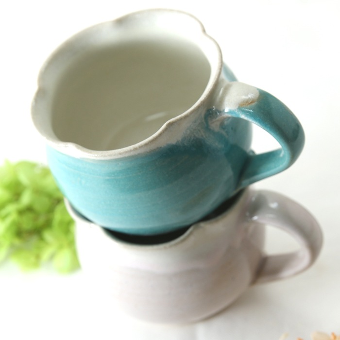 【益子焼】釉シリーズ　ふうせん風に膨らんだ花形マグカップ　【単品１個】