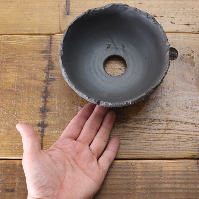 【益子焼】5.1号鉢 植木鉢 陶器鉢 塊根植物 アガベ サボテン 【砂漠シリーズ】 浅め高さ約6.5cm 作家 陶芸家 横山雄一作 一点物