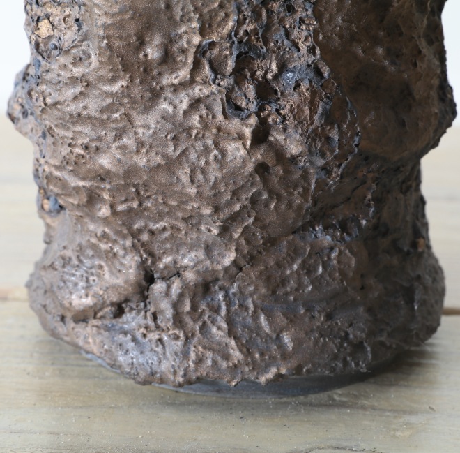 【益子焼】 5.1号鉢 高さ約17cm 植木鉢 陶器鉢 塊根植物 コーデックス アガベ 【溶岩流lavaシリーズ】 作家 陶芸家 横山雄一作 一点物