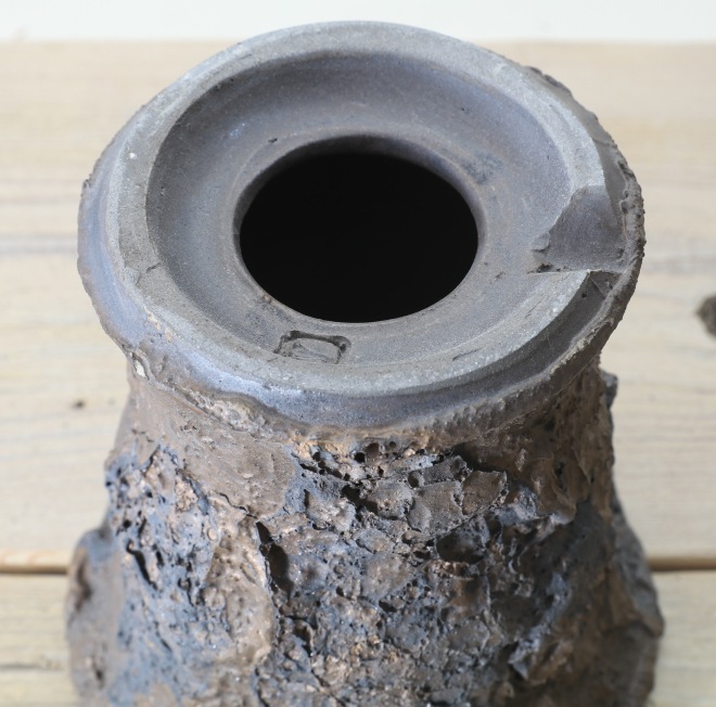 【益子焼】 4.8号鉢 高さ約15.5cm 植木鉢 陶器鉢 塊根植物 コーデックス アガベ 【溶岩流lavaシリーズ】 作家 陶芸家 横山雄一作 一点物