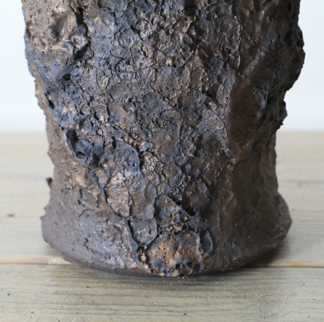【益子焼】 4.8号鉢 高さ約15.5cm 植木鉢 陶器鉢 塊根植物 コーデックス アガベ 【溶岩流lavaシリーズ】 作家 陶芸家 横山雄一作 一点物