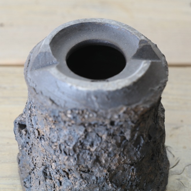 【益子焼】 3.5号鉢 高さ約10.5cm 植木鉢 陶器鉢 塊根植物 コーデックス アガベ 【溶岩流lavaシリーズ】 作家 陶芸家 横山雄一作