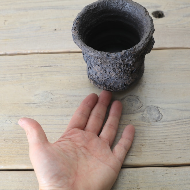 【益子焼】 3.5号鉢 高さ約10.5cm 植木鉢 陶器鉢 塊根植物 コーデックス アガベ 【溶岩流lavaシリーズ】 作家 陶芸家 横山雄一作