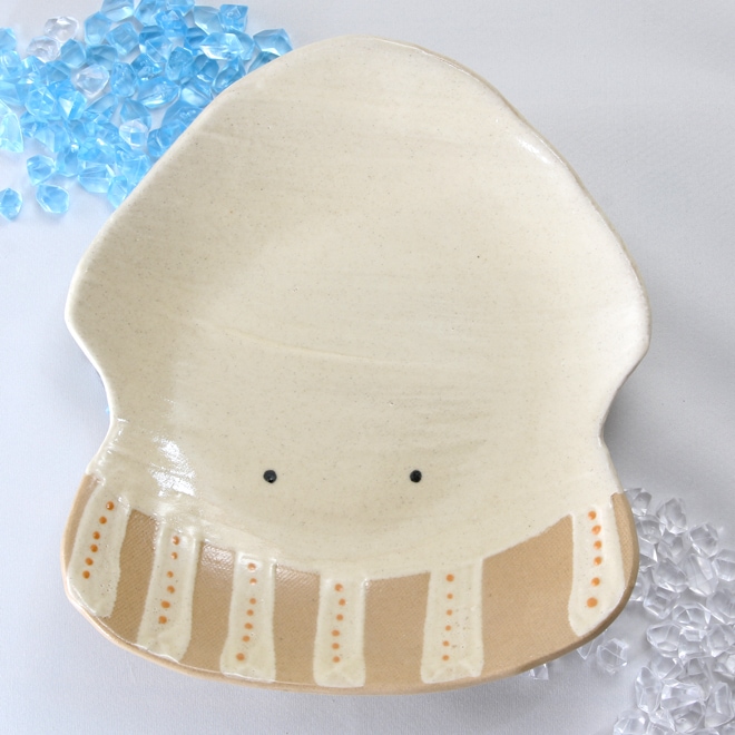 【益子焼】おしゃれ 海の生き物たちシリーズ イカ イカの浅めなお皿 中皿 【単品1枚】