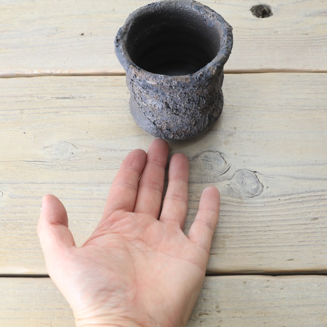 【益子焼】 3号鉢 高さ約9cm 植木鉢 陶器鉢 塊根植物 コーデックス アガベ 【溶岩流lavaシリーズ】 作家 陶芸家 横山雄一作