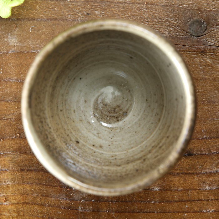 【益子焼】　日本酒グラス 冷酒カップ　冷酒グラス おしゃれ　おちょこ お猪口 炭化焼 さくら桜  丸くふっくら形 単品１個