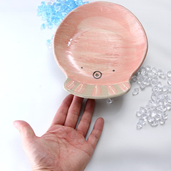 【益子焼】おしゃれ 海の生き物たちシリーズ タコ タコの浅めなお皿 中皿 【単品１枚】