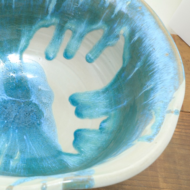 【益子焼】 メダカ鉢 おしゃれ 陶器 白と茶色 中は流れるブルー系 縁６箇所変形デザイン 約31.5cm 一点物 【単品１個】※ギフト包装不可