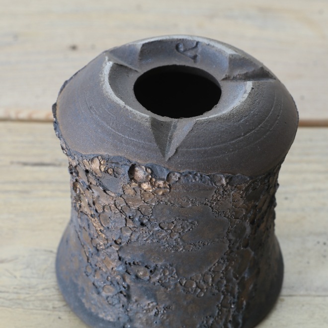 【益子焼】 2.6号鉢 高さ約8.5cm 植木鉢 陶器鉢 塊根植物 コーデックス アガベ サボテン 【NEW銀河鉢クレーター】 作家 陶芸家 横山雄一作