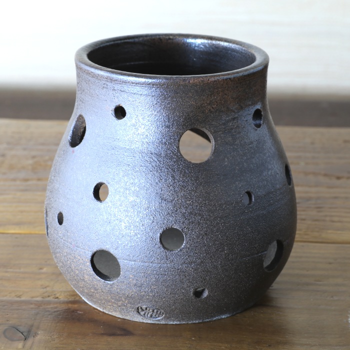 【益子焼】 癒やしの茶香炉セットNEW アロマポット 陶器 炭化焼無地 穴ランダム(本体1個・上皿1枚・中皿1枚・ろうそく5個・説明書付き)