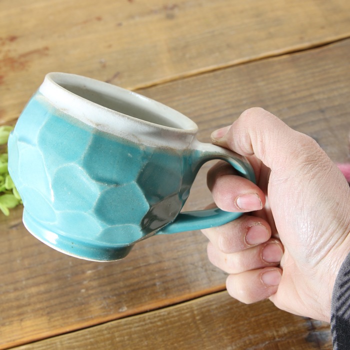 【益子焼】釉シリーズ　荒々しい面取りと重厚感のあるどっしりマグカップ【ホワイト＆シスキーグリーン・単品1個】