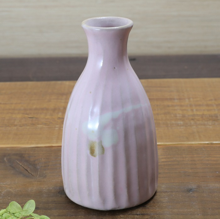 【益子焼】 釉シリーズ 酒器セット 酒器揃え しのぎ 益子ピンク 薄めなピンク 【とっくり１本・おちょこ２個のセット】