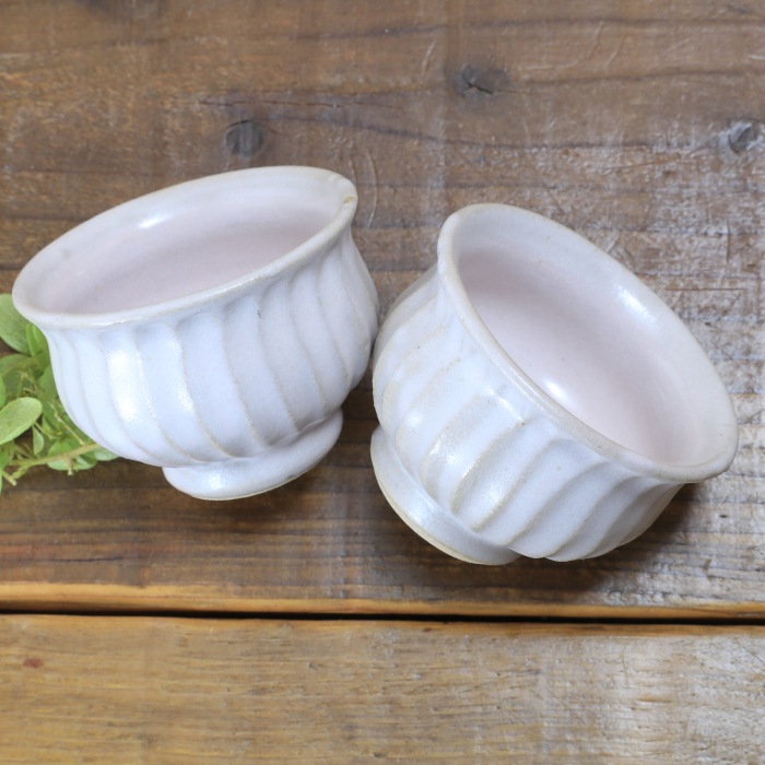 【益子焼】 釉シリーズ 酒器セット 酒器揃え しのぎ 益子ピンク 薄めなピンク 【とっくり１本・おちょこ２個のセット】