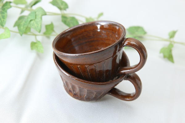 【益子焼】釉シリーズ　小さな手付きカップ　しのぎ＆つやあり益子あめ黒【単品1個】