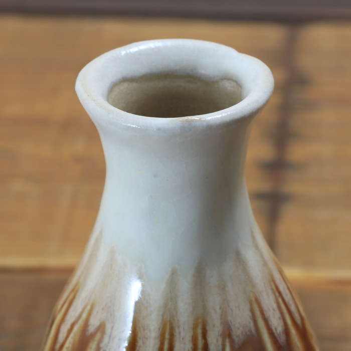 【益子焼】 釉シリーズ 酒器セット 酒器揃え しのぎ 白と茶系色 【とっくり１本・おちょこ２個のセット】