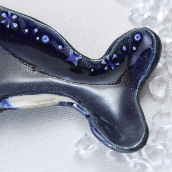 【益子焼】おしゃれ 海の生き物たちシリーズ イルカ イルカの小皿 いっちん瑠璃釉 【単品1枚】