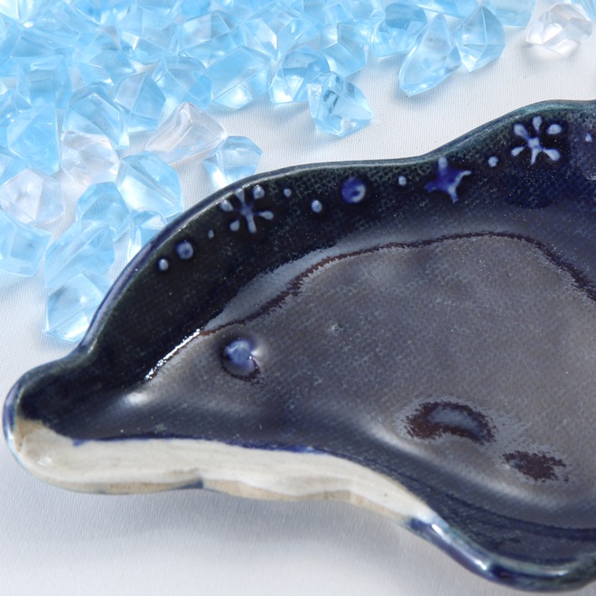 【益子焼】おしゃれ 海の生き物たちシリーズ イルカ イルカの小皿 いっちん瑠璃釉 【単品1枚】