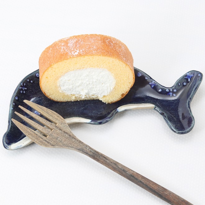 【益子焼】おしゃれ 海の生き物たちシリーズ イルカ イルカの小皿 いっちん瑠璃釉 【単品1枚】