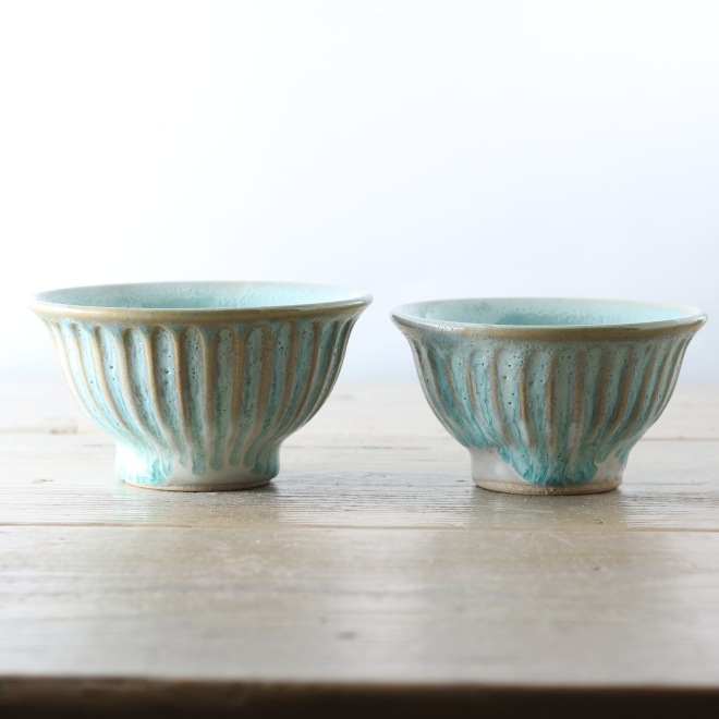 【益子焼】 夫婦茶碗 夫婦ご飯茶碗 小さめ ダイエット茶碗 お子様用にも 1本1本削り出した「しのぎ」 さわかやカラーの流れるライトグリーン