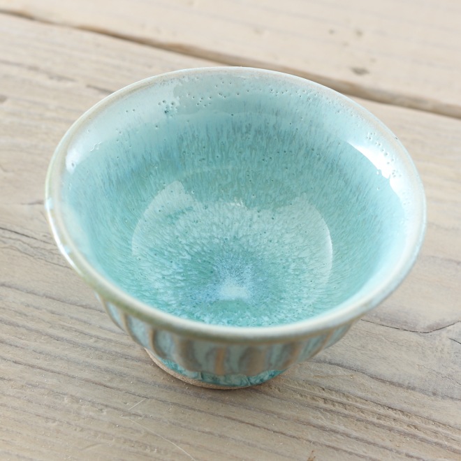 【益子焼】 夫婦茶碗 夫婦ご飯茶碗 小さめ ダイエット茶碗 お子様用にも 1本1本削り出した「しのぎ」 さわかやカラーの流れるライトグリーン