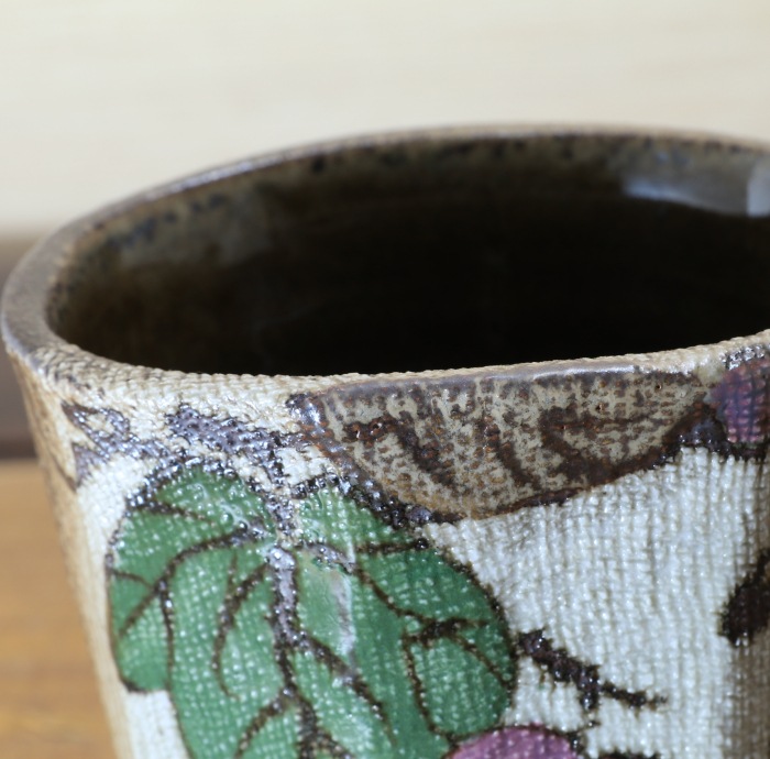 【益子焼】 花器 花瓶 花びん フラワーベース 花生け 花活け 縦面取り筒花瓶（四角） 布目ぶどう模様 高さ15cm 1点もの