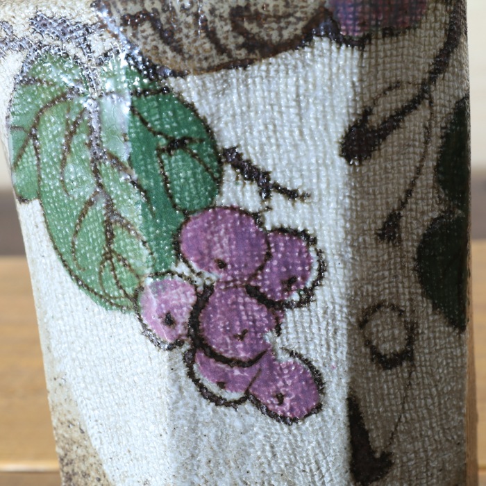 【益子焼】 花器 花瓶 花びん フラワーベース 花生け 花活け 縦面取り筒花瓶（四角） 布目ぶどう模様 高さ15cm 1点もの