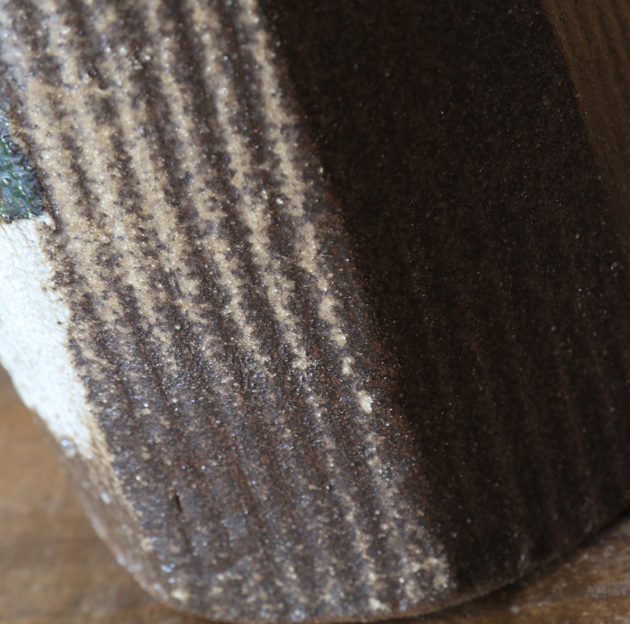 【益子焼】 花器 花瓶 花びん フラワーベース 花生け 花活け 縦面取り筒花瓶（四角） 布目ぶどう模様 高さ15cm 1点もの