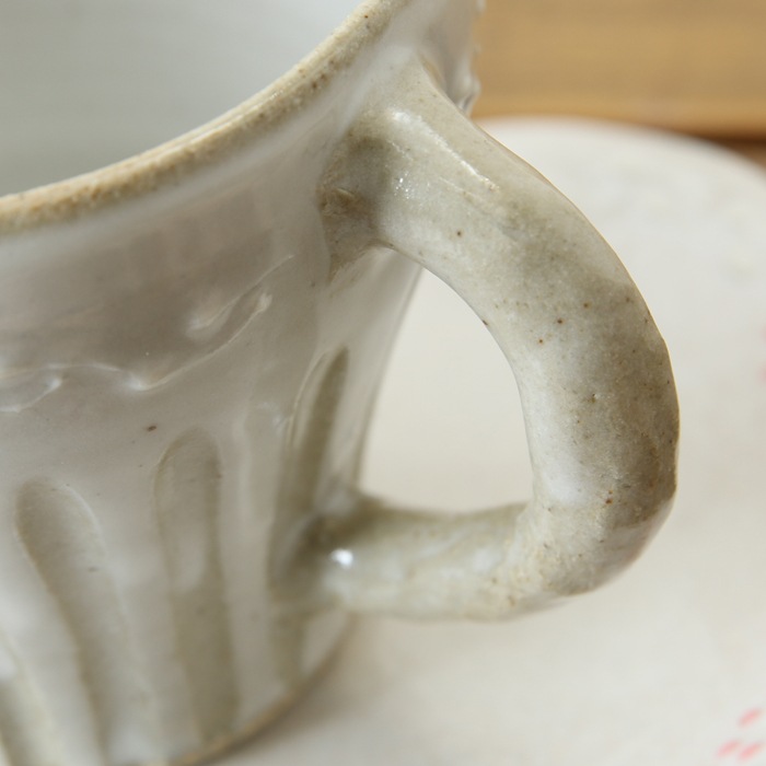 【益子焼】釉シリーズ　コーヒーカップ＆ソーサー　しのぎ　　【お花風ピンクいっちん入り・単品１客】