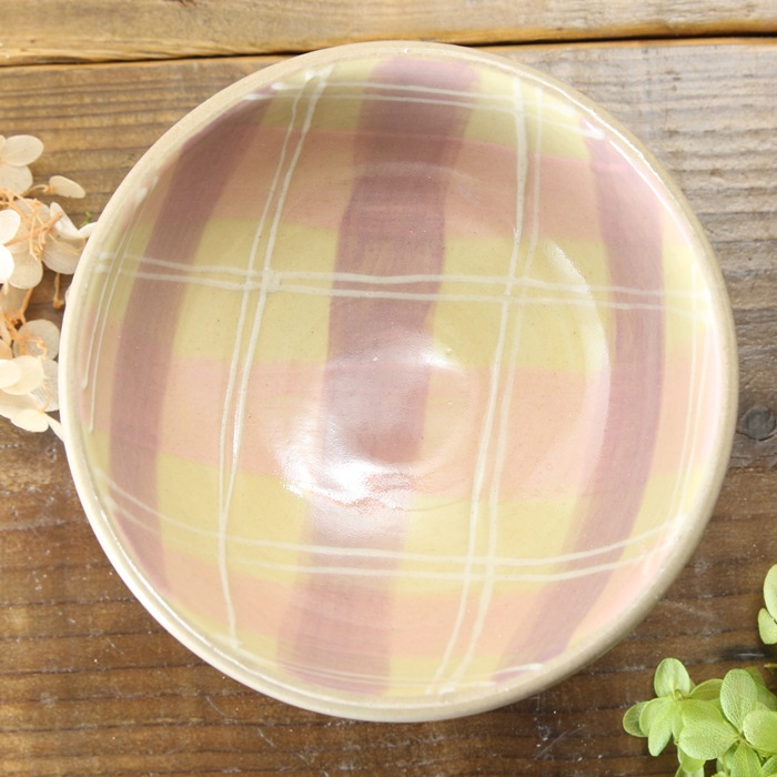 【益子焼】 ペット 食器 エサ皿 フードボウル キャラメル色と薄いベージュ チェック柄（パープル＆ピンク）釉薬シリーズ 【単品1個】