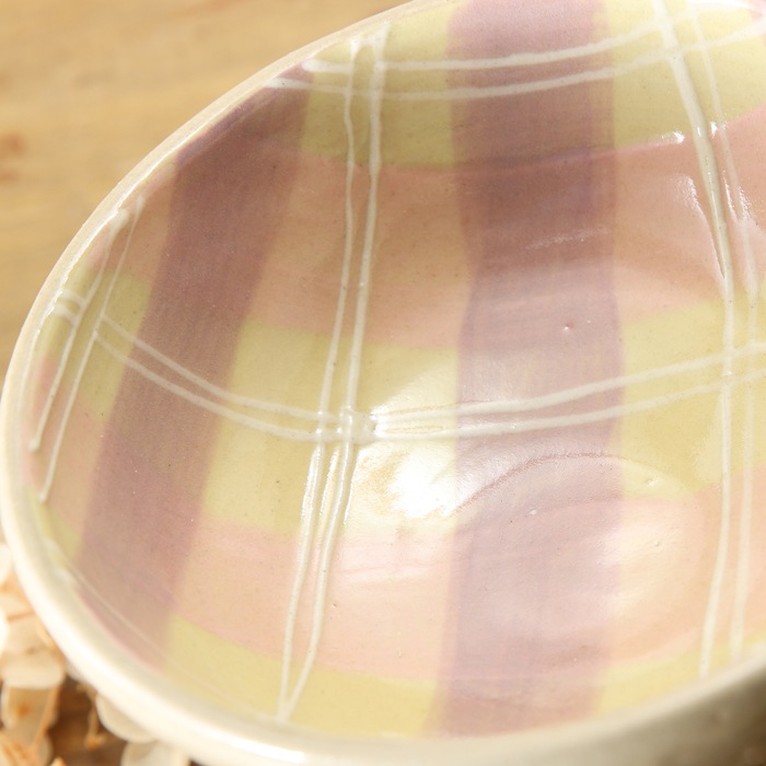 【益子焼】 ペット 食器 エサ皿 フードボウル キャラメル色と薄いベージュ チェック柄（パープル＆ピンク）釉薬シリーズ 【単品1個】