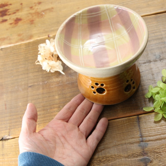 【益子焼】 ペット 食器 エサ皿 フードボウル キャラメル色と薄いベージュ チェック柄（パープル＆ピンク）釉薬シリーズ 【単品1個】
