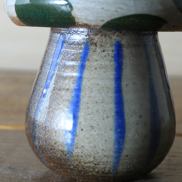 【益子焼】 一輪挿し 花器 花瓶 花びん フラワーベース 花生け 花活け きのこ 高さ10.5cm 1点もの