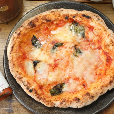 【益子焼】たたら作りのフラットなワンプレート ピザプレート 炭化焼無地 28cm【単品１枚】