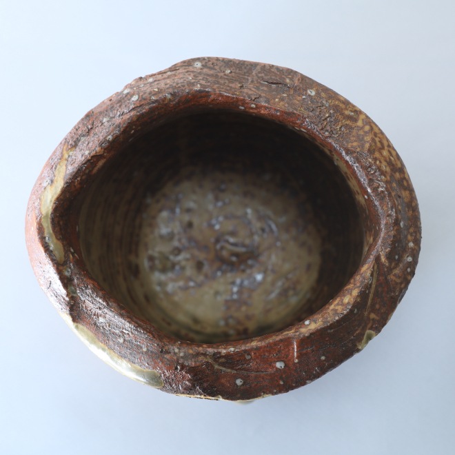 【益子焼】 花器 花瓶 花びん フラワーベース 花生け 花活け 作家のこだわり 赤貝文様花器　高さ12.5cm 1点もの ( 定年 退職 贈り物 退職祝い 退職記念 自分へのご褒美 などの贈り物に )
