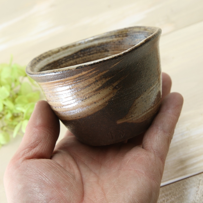 しぶ目の蕎麦茶碗