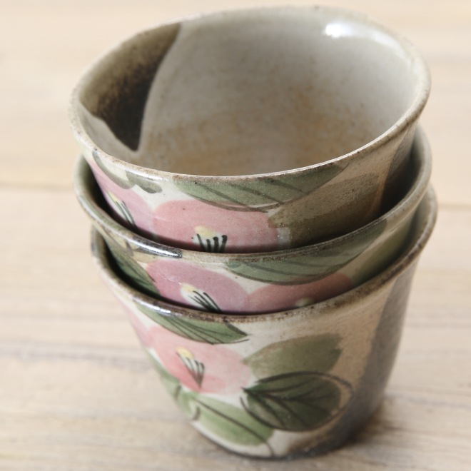 【益子焼】職人が作ったこだわりのそばちょこ 蕎麦猪口 【優しい風合いのつばき模様・単品１個】