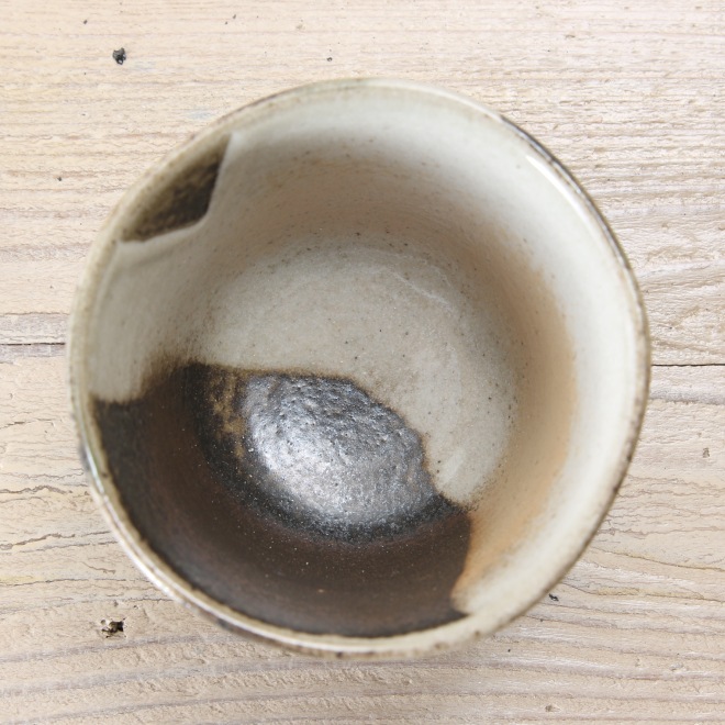 【益子焼】職人が作ったこだわりのそばちょこ 蕎麦猪口 【優しい風合いのつばき模様・単品１個】