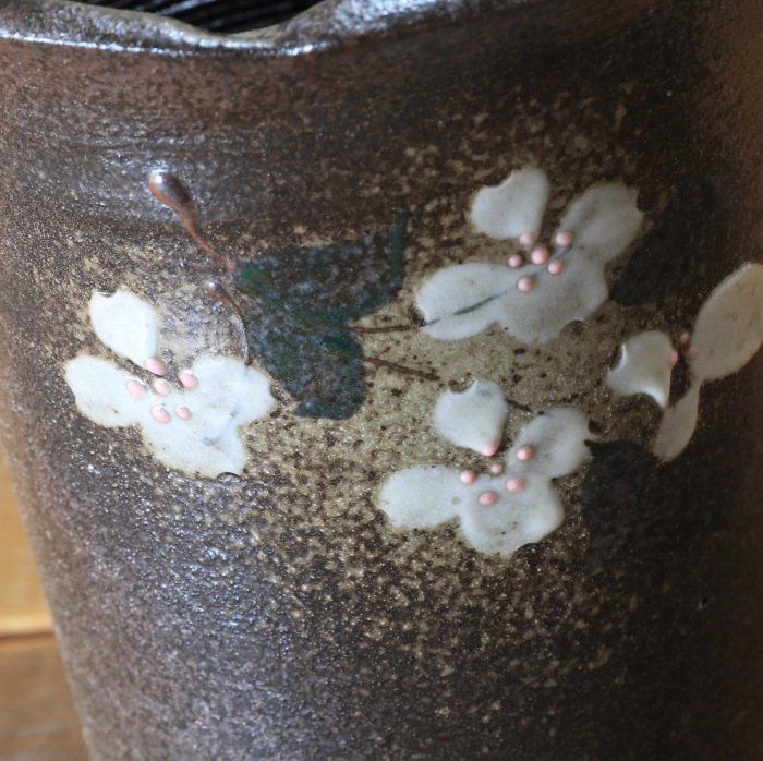 【益子焼】 花器 花瓶 花びん フラワーベース 花生け 花活け 筒花瓶 花水木白模様 高さ17cm 一点物