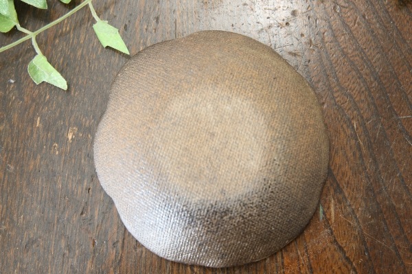 【益子焼】たたら作りの変形しょうゆ皿　優しい風合いのつばきシリーズ【単品１枚】