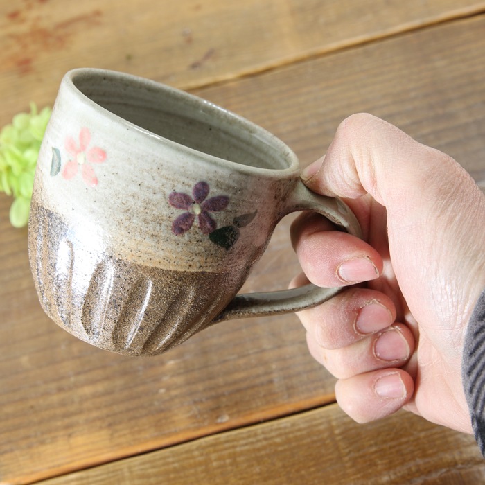 【益子焼】　マグカップ おしゃれ 下しのぎ カラフルお花模様　【単品１個】