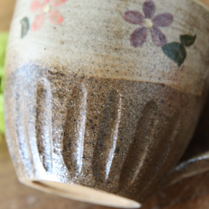 【益子焼】　マグカップ おしゃれ 下しのぎ カラフルお花模様　【単品１個】