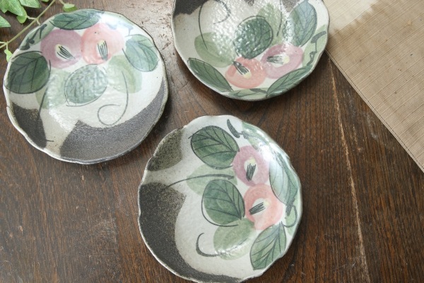 益子焼｜【益子焼】たたら作り 縁がポコポコ丸形取り皿 優しい風合いの