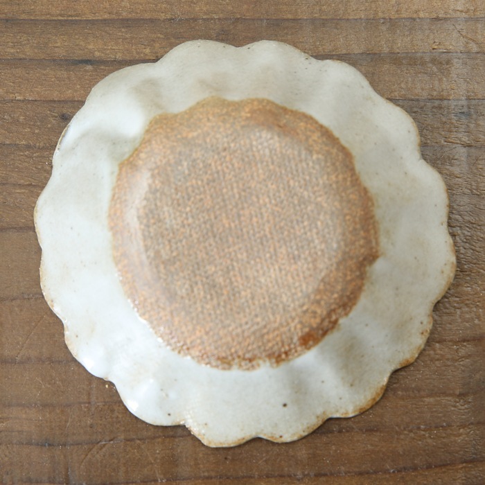 【益子焼】釉シリーズ 輪花皿 ディップ皿 豆皿 小皿(直径約8.5cm)【生地が見える白マット・単品1枚】