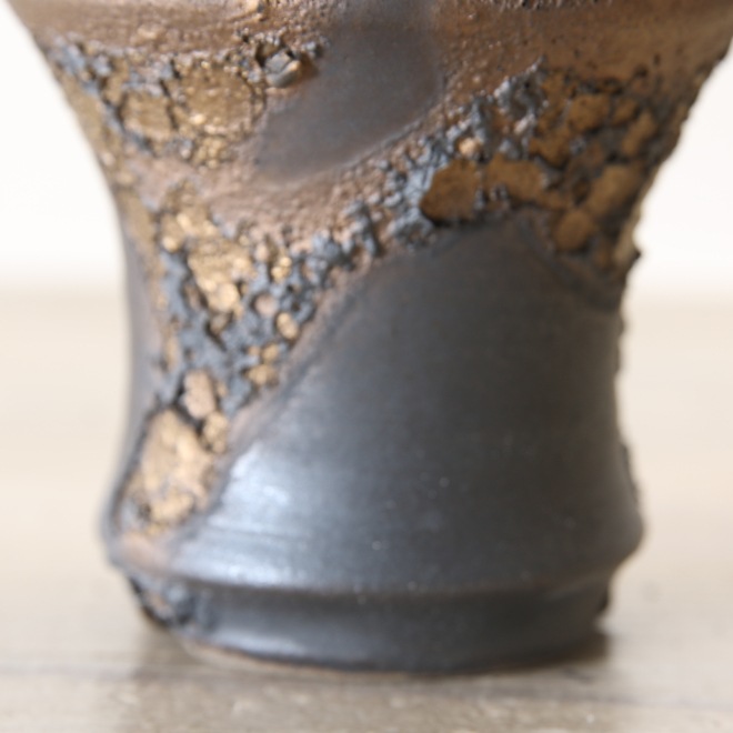 【益子焼】 2.8号鉢 植木鉢 陶器鉢 塊根植物 アガベ サボテン 【NEW銀河鉢クレーター・Black&Gold】 高さ約8cm 作家 陶芸家 横山雄一作