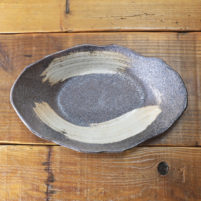 【益子焼】お蕎麦 カレー皿に たたら作り オーバル 変形 盛り鉢 刷毛目模様【単品１枚】